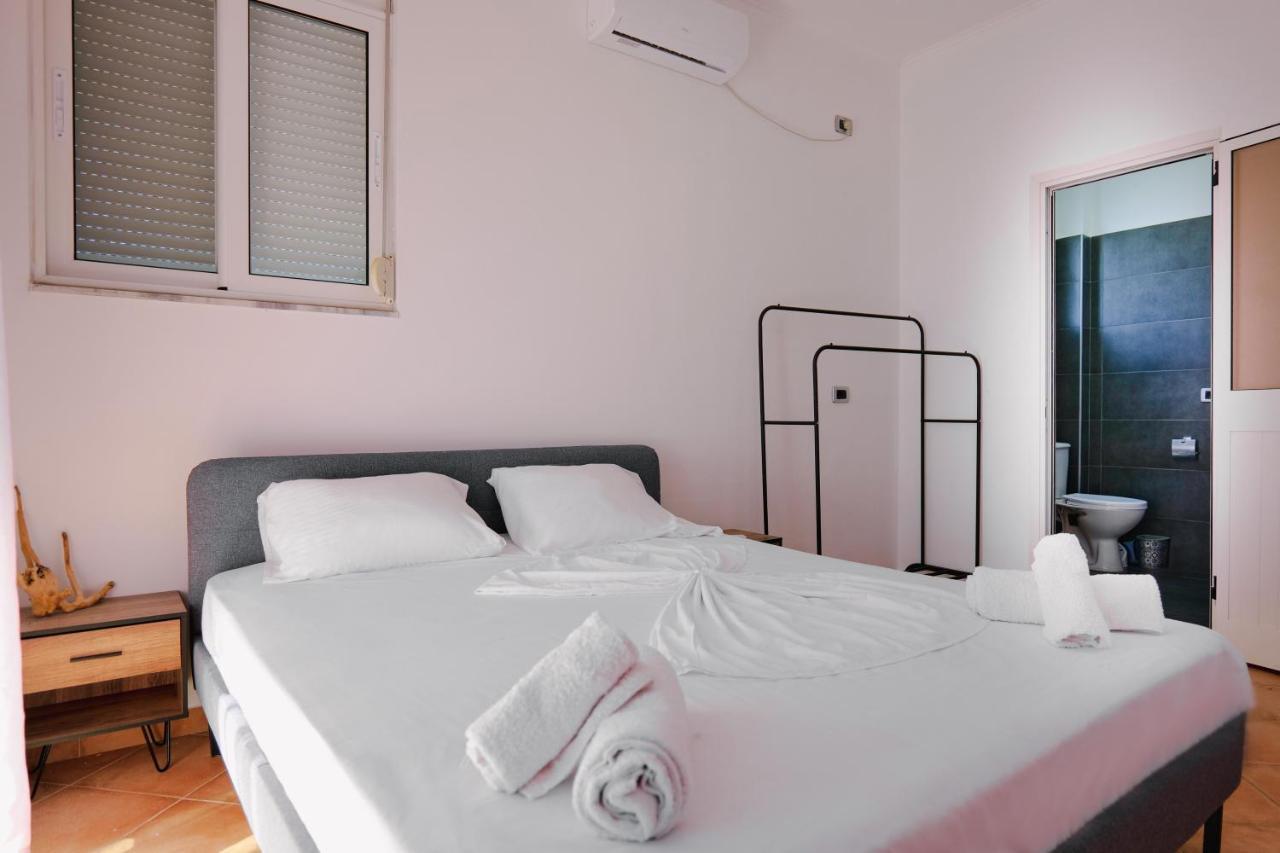 Hotel Leon Sarandë Buitenkant foto