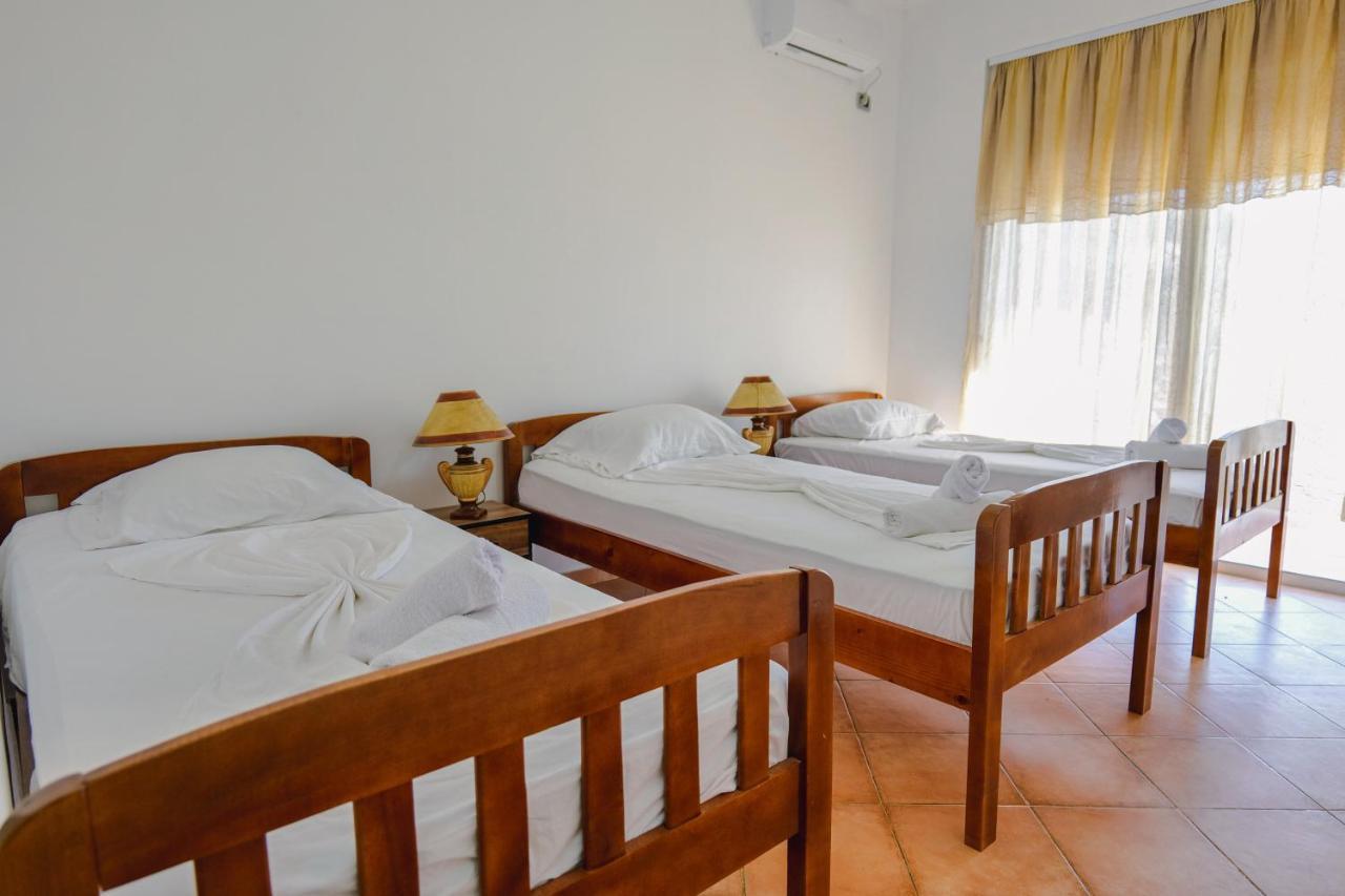 Hotel Leon Sarandë Buitenkant foto